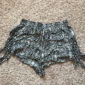 Black/white snake print short w/ open side detail